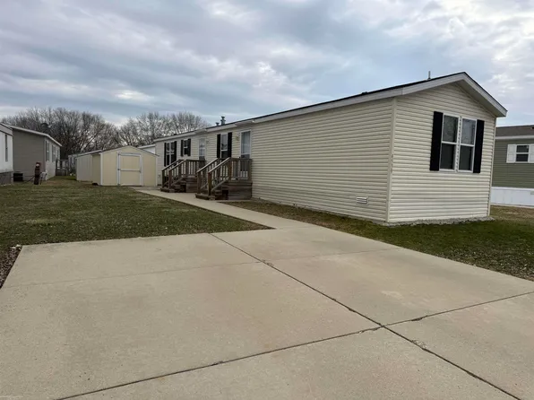 4539 Carlton Rd, Sterling Heights, MI 48310