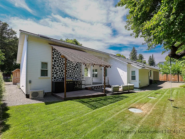 13846 Village Ave — Photo 2