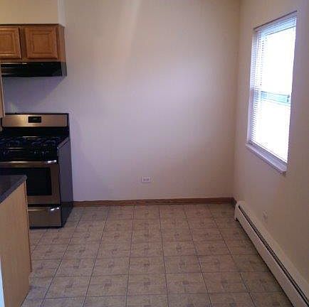 2nd image of 3057 N Narragansett Ave APT 5