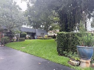 8541 N Lake Dasha Dr, Plantation, FL 33324