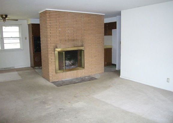 2nd image of 205 Southern Ave