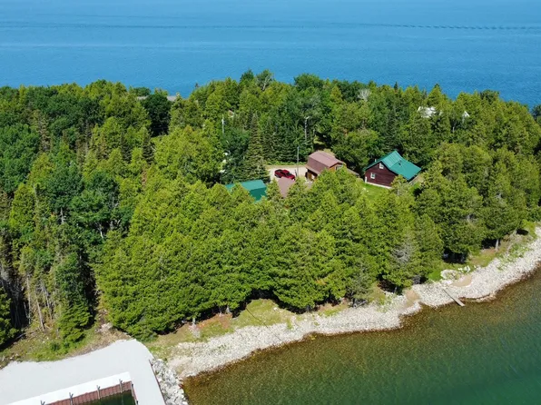 34371 S Black Rock Point Rd, Drummond Island, MI 49726