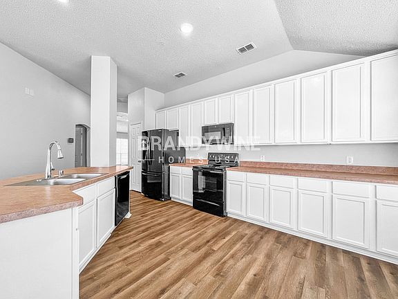 4th image of 3318 Lochwood Dr