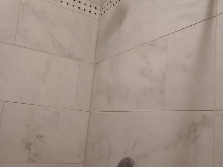 Old fashion water can shower head for extra luxury showers.