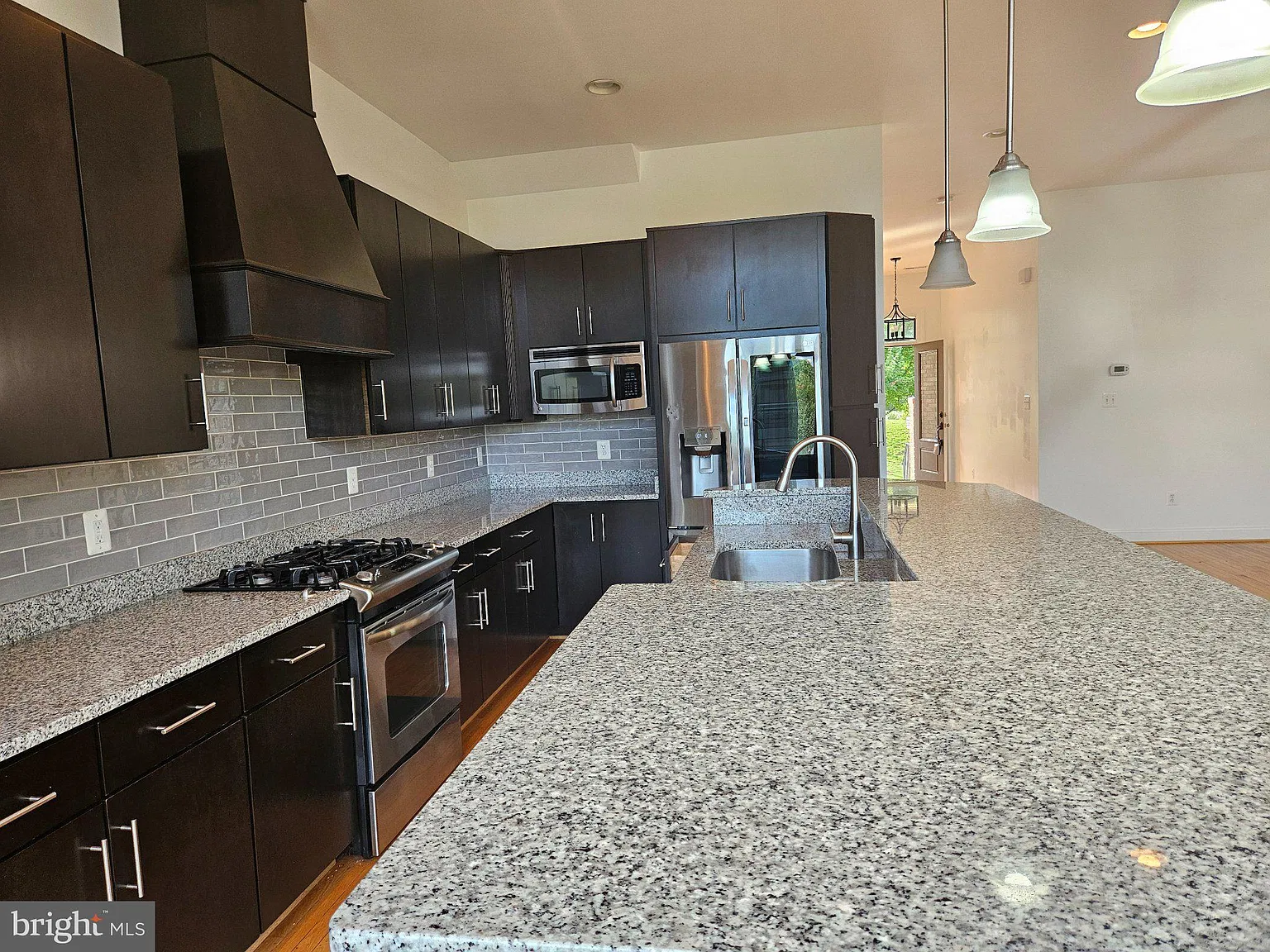 4 bed, 3.5 bath, 3216 sqft, $4,999 — Photo 3