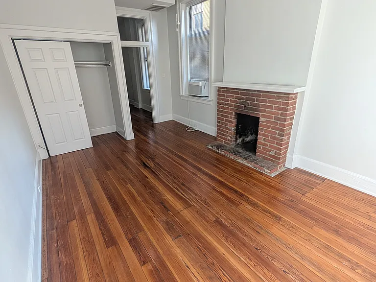 311 E 13th St #5 — Photo 2