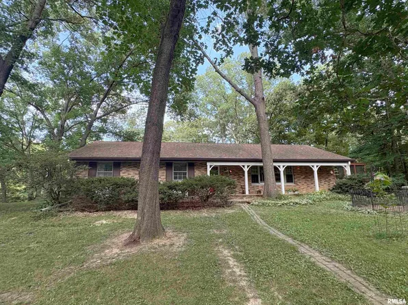 1236 N Hickory Ln, East Peoria, IL 61611