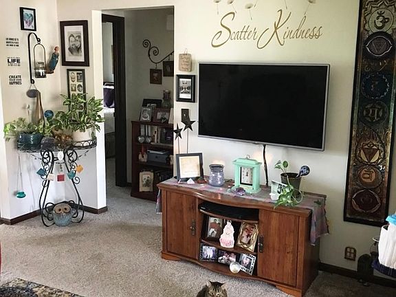 5th image of 708 E Erin Pl