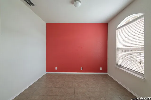3 bed, 2.0 bath, 1662 sqft, $1,700 — Photo 4