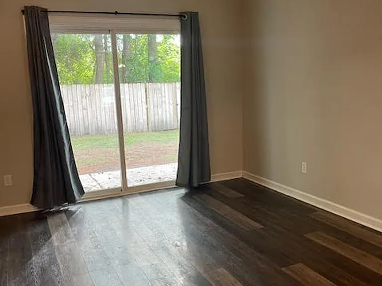 1951 Rolling Ridge Dr — Photo 10