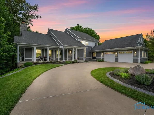 1860 Watermill Ln, Perrysburg, OH 43551