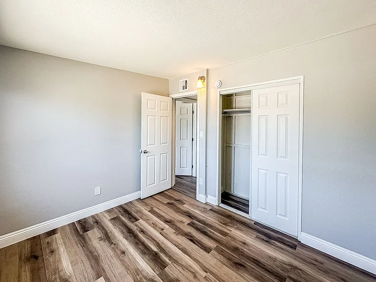 1117 Iris Ave — Photo 23