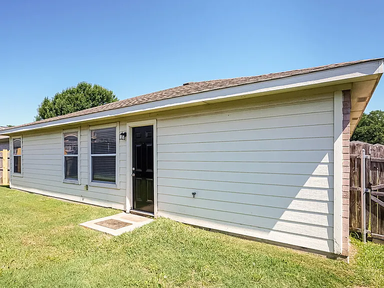 8024 Sartain Dr — Photo 16
