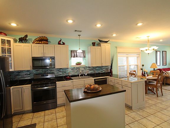 5th image of 108 Eagle View Ct