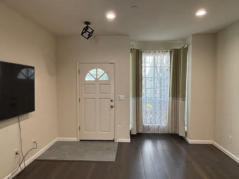 975 Belmont Ter #6 — Photo 3