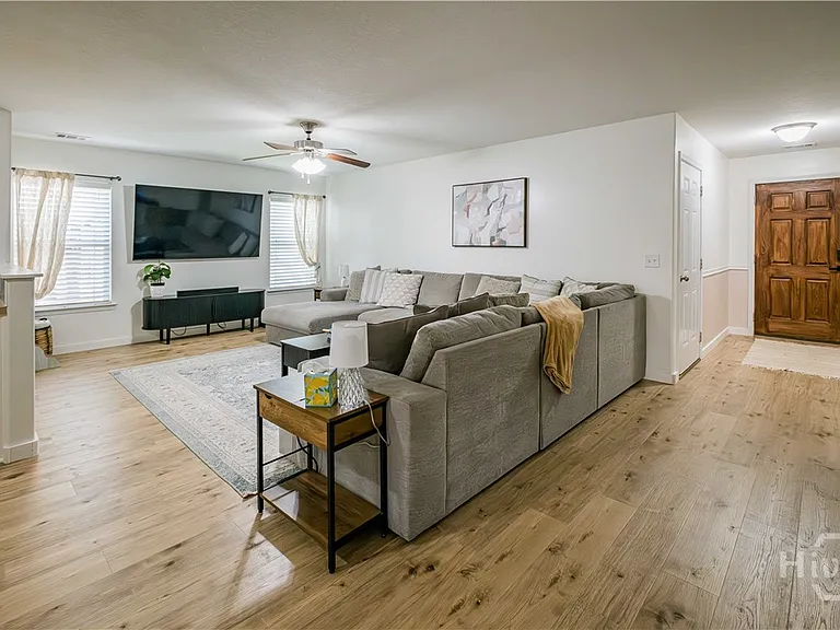 17 Raintree Way — Photo 3