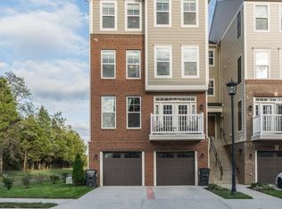 25200 Briargate Ter, Chantilly, VA 20152