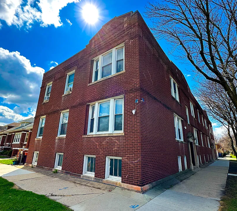 4045 W Argyle St #2