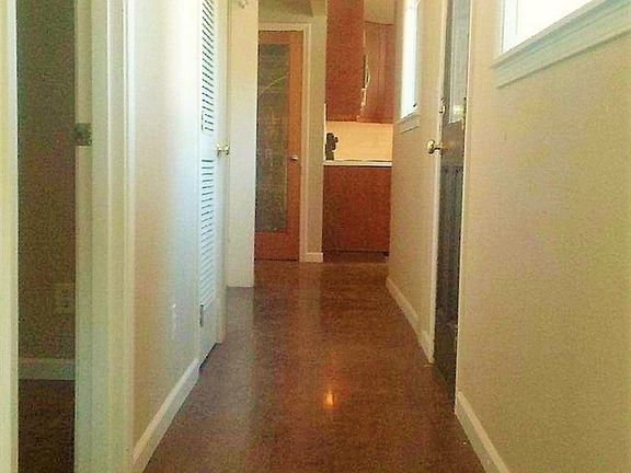 5th image of 12504 Valley Ave E