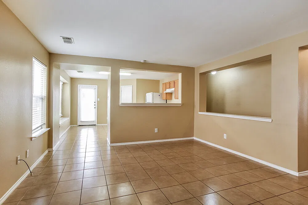 3 bed, 2.0 bath, 1474 sqft, $1,740 — Photo 4