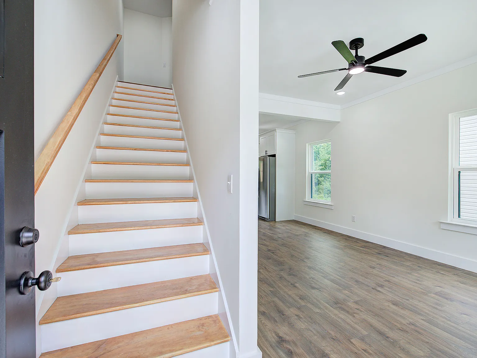 2 bed, 1.5 bath, 1000 sqft, $1,450 — Photo 3