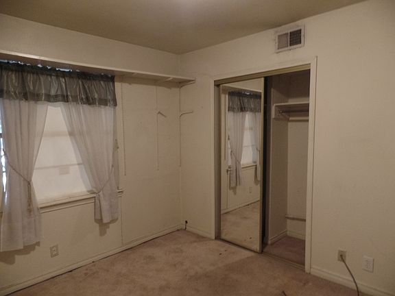 5th image of 2511 Miriam Ln