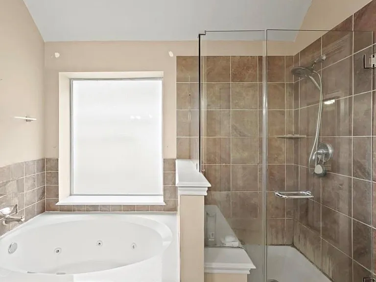 3106 Valley Ct — Photo 15