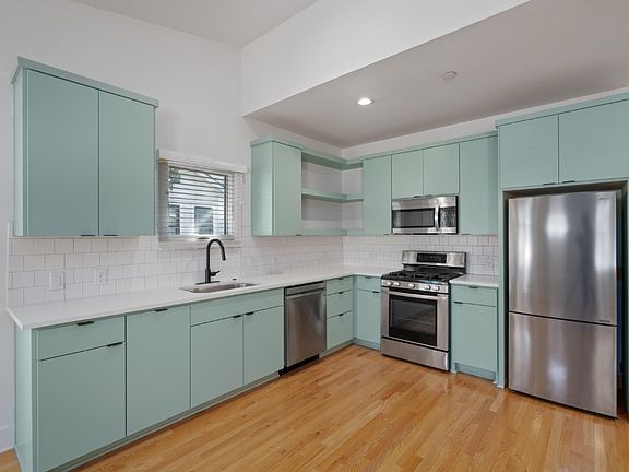 4th image of 4006 Avenue C Unit B-1