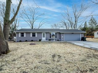 521 Hyland Dr, Stoughton, WI 53589