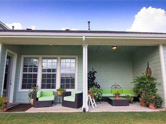 3rd image of 7709 Darrow Dr