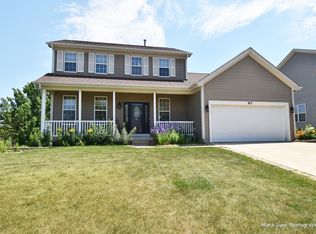 813 Red Barn Ln, Elgin, IL 60124