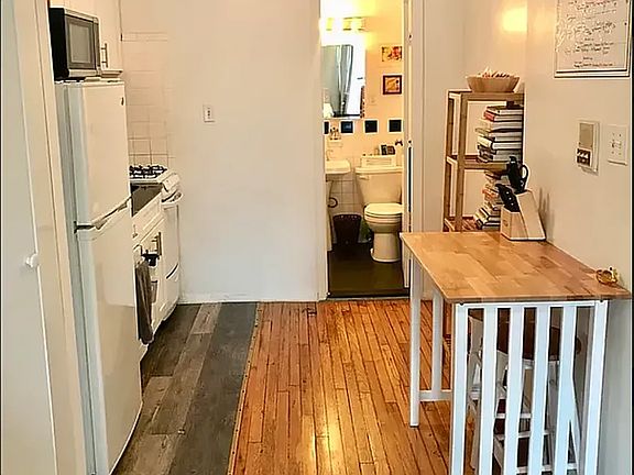 5th image of 1575 3rd Ave APT 2D