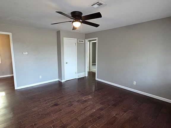 4th image of 2118 S Greenway Blvd