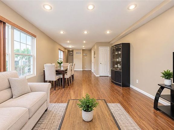 5th image of 1504 Castleton Ave