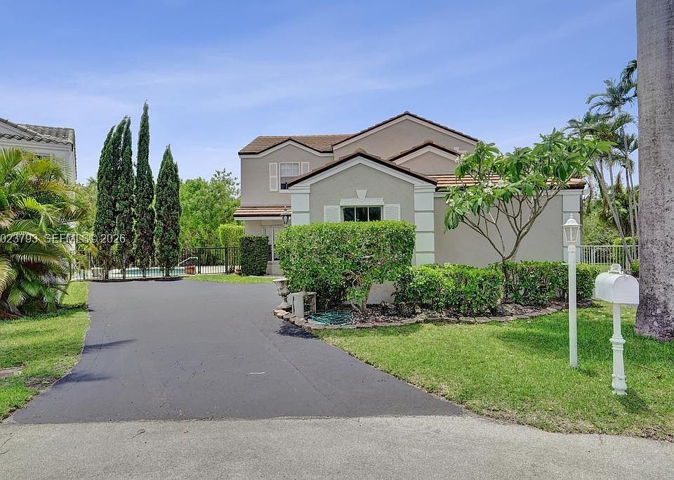 1st image of 21461 Sawmill Ct