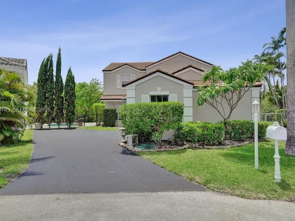 21461 Sawmill Ct, Boca Raton, FL 33498