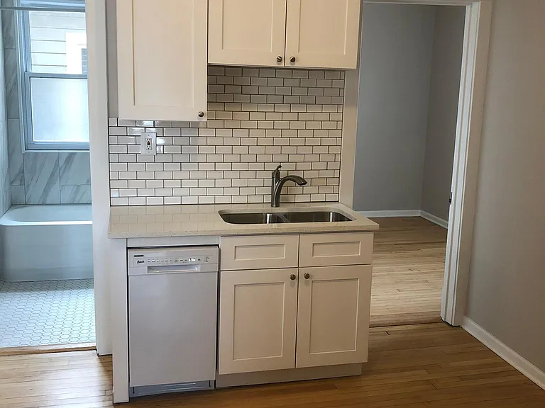 2424 W Warner Ave #1R — Photo 3
