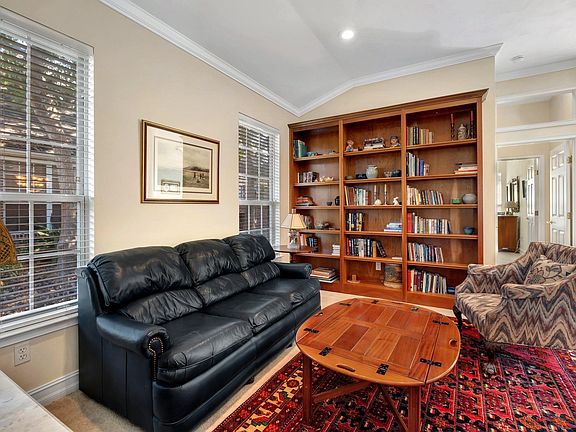 4th image of 3006 Sawgrass Cir