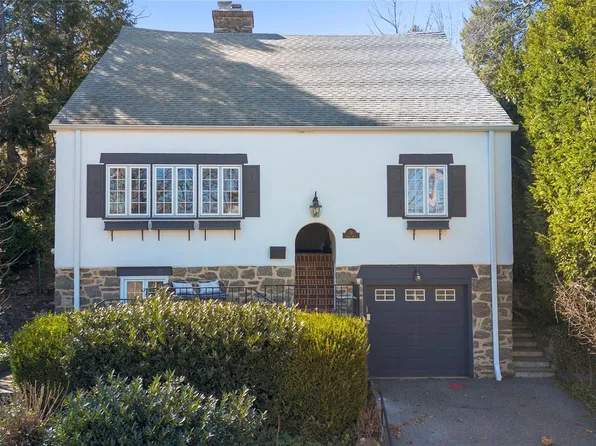 51 Valley Road, Larchmont, NY 10538