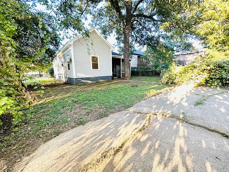 513 E Barger St #A — Photo 13