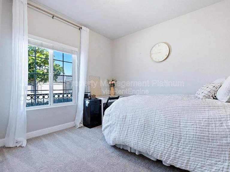 2170 Hermosa Ave — Photo 7