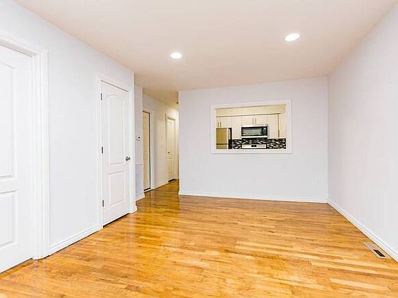 3rd image of 1756 Lacombe Ave #1-2-A3