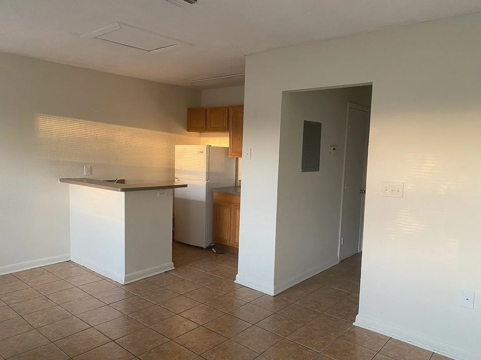 Spacious 1-Bedroom Apartment $900/Month! — Photo 2
