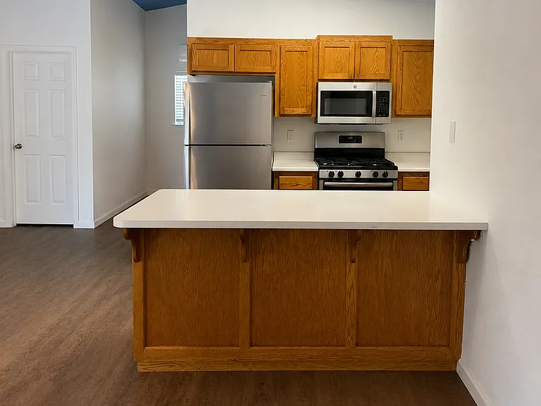 16520 Prospect Pl — Photo 8