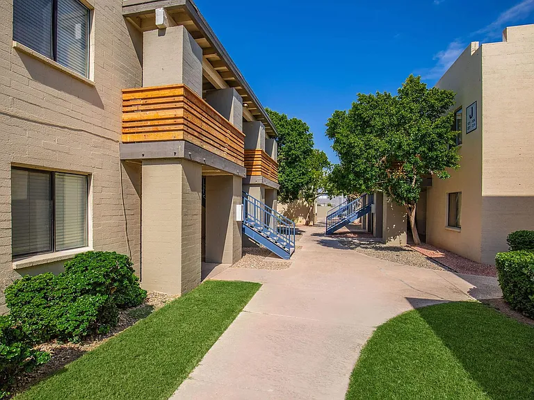 Palm Desert Apartments — Photo 18
