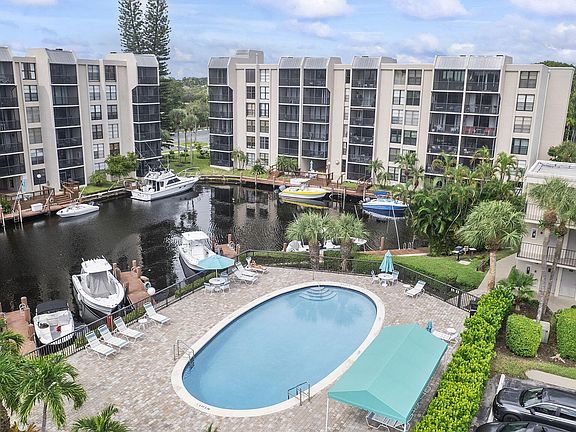 2nd image of 8 N Royal Palm Way #6040