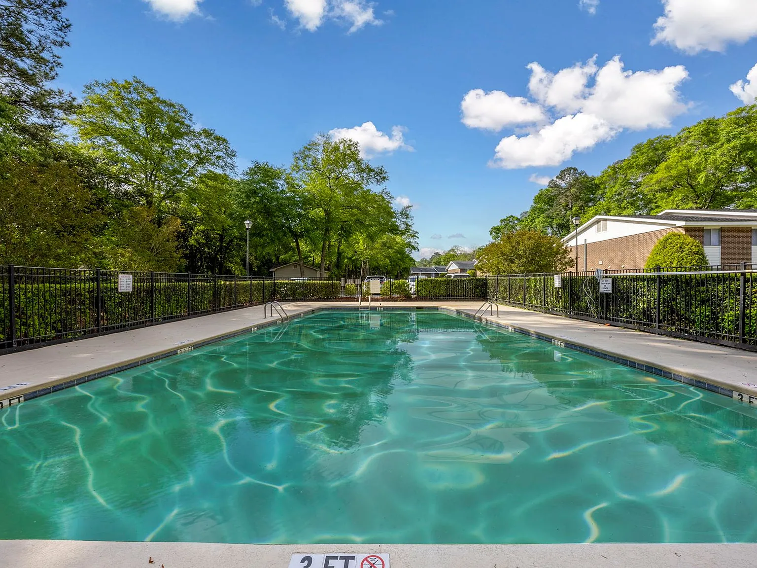Landmark Woods Apartment Homes — Photo 3