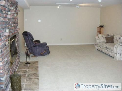 4th image of 2604 Grandview Dr