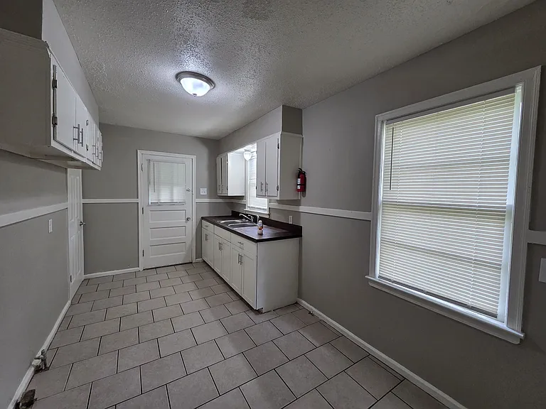 4062 Shirley Dr — Photo 7