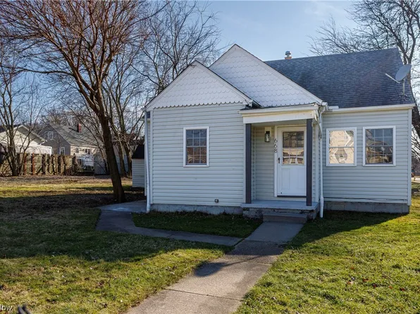668 Cole Ave, Akron, OH 44306